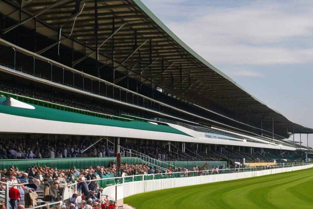 listowel-races-behind-the-gates